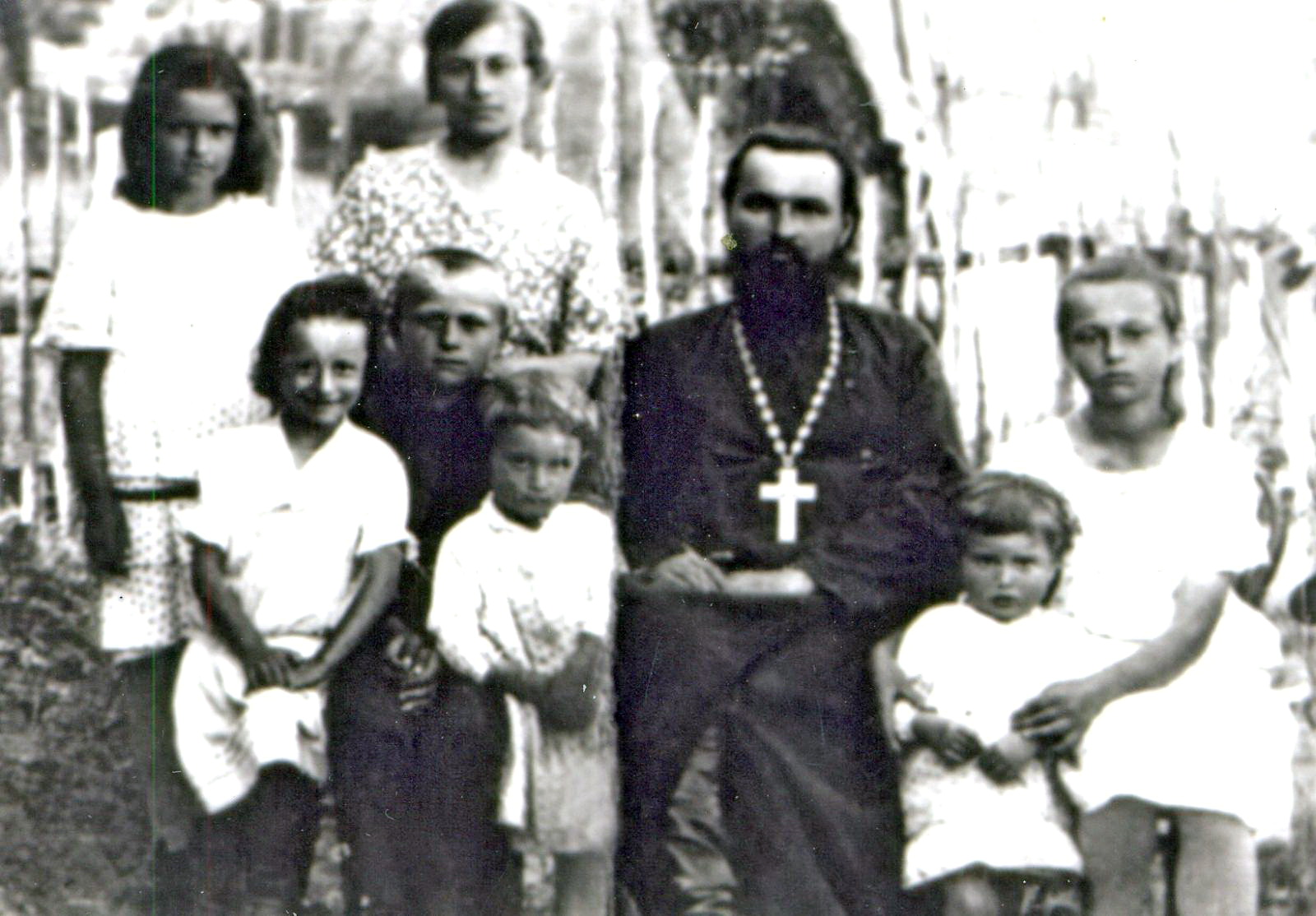 о.Адам с семьёй