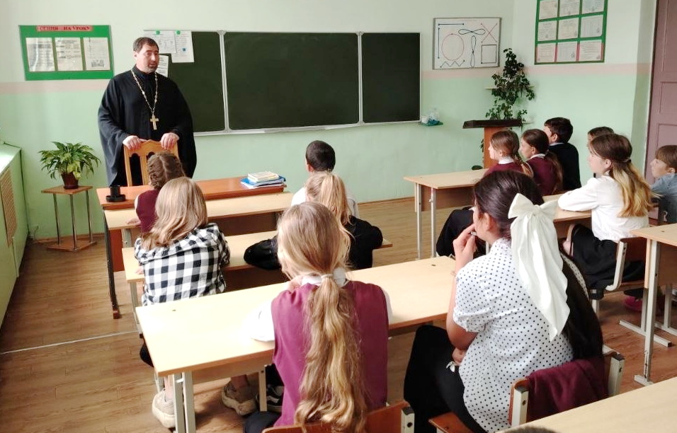 Беседу ведёт иерей Михаил Маркосян