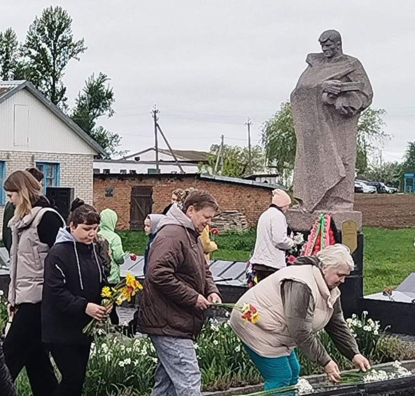 Возложение цветов
