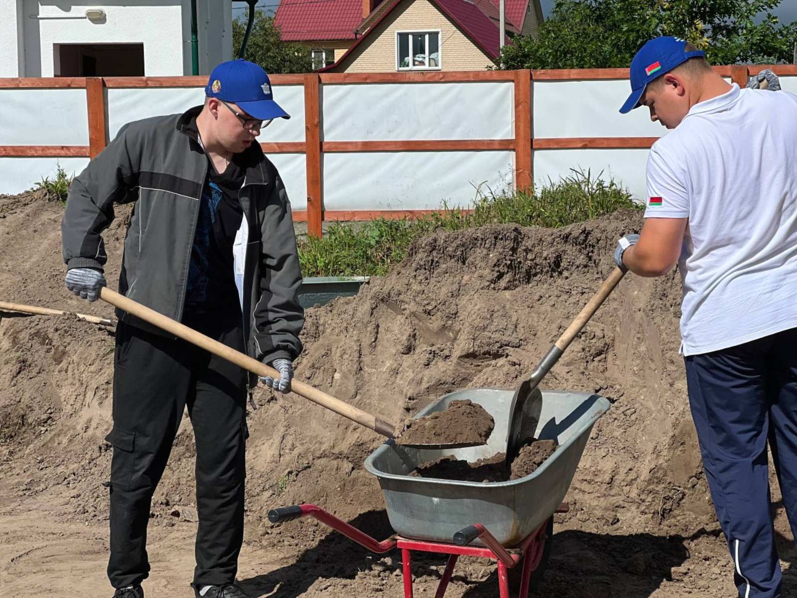 За работой
