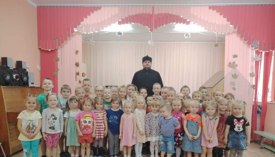 Диакон Михаил Шмидов с детьми