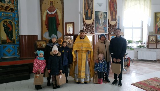 Поздравление детей в храме