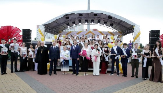 Участники торжественной церемонии