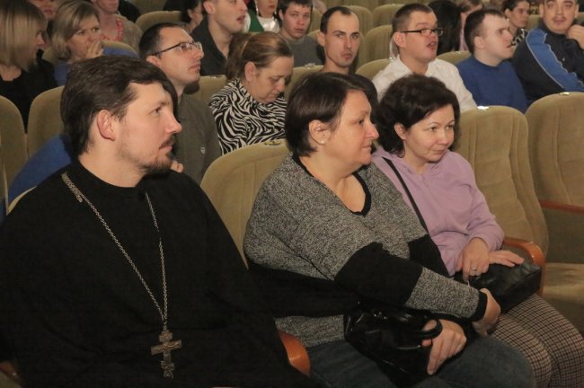 В зрительном зале
