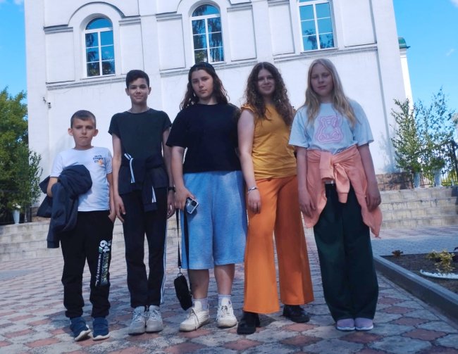 Возле храма Святой Живоначальной Троицы