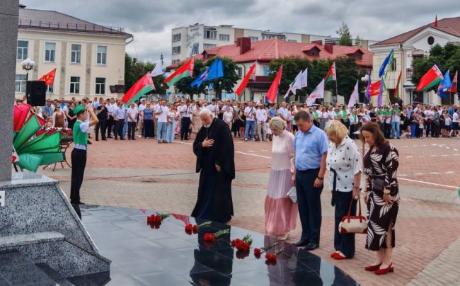 Возложение цветов